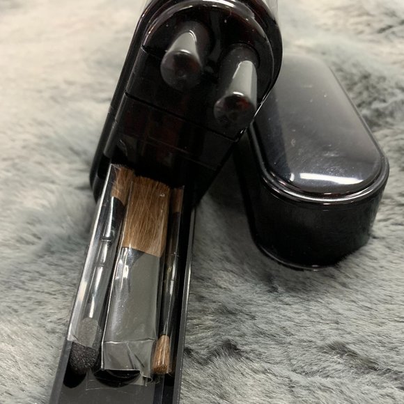 Victoria Jackson Travel Kit - Picture 3 of 9